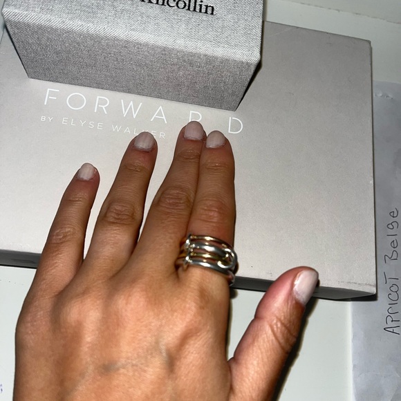 SPINELLI KILCOLLIN
Hyacinth Ring
Size: 7 Silver & 18K Yellow Gold & 18k - Picture 3 of 6